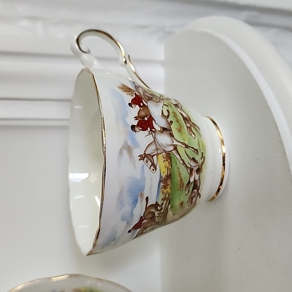 JACKSON & GOSLING GROSVENOR TEACUP AND SAUCER, HUNTING SCENE - Picture 3 of 9